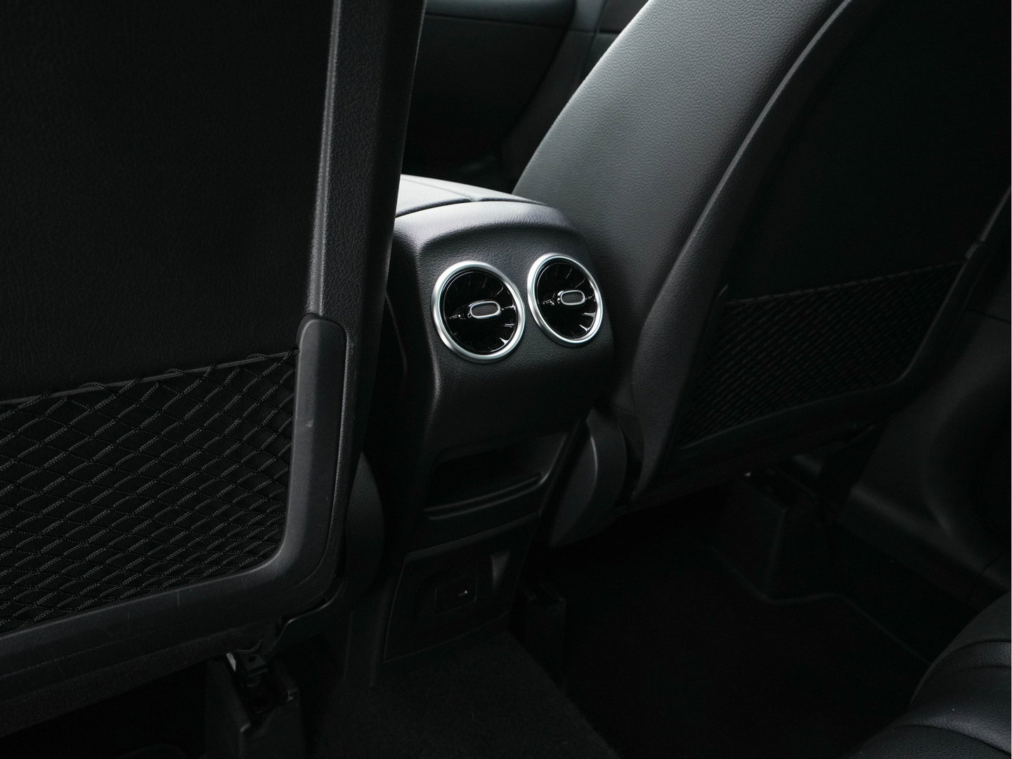 Mercedes-Benz GLA 250 e AMG Limited Business Solution (Plug-In) (INCL-BTW) Aut. *PANO | LEATHER-MICROFIBRE | MEMORY-PACK | WIDESCREEN-COCKPIT | MULTIBEAM-LED | AMBIENTLIGHT | KEYLESS | CAMERA | M-BUX-NAVI | ECC | SHIFTPADDLES | PDC | CRUISE | DAB | HEATED