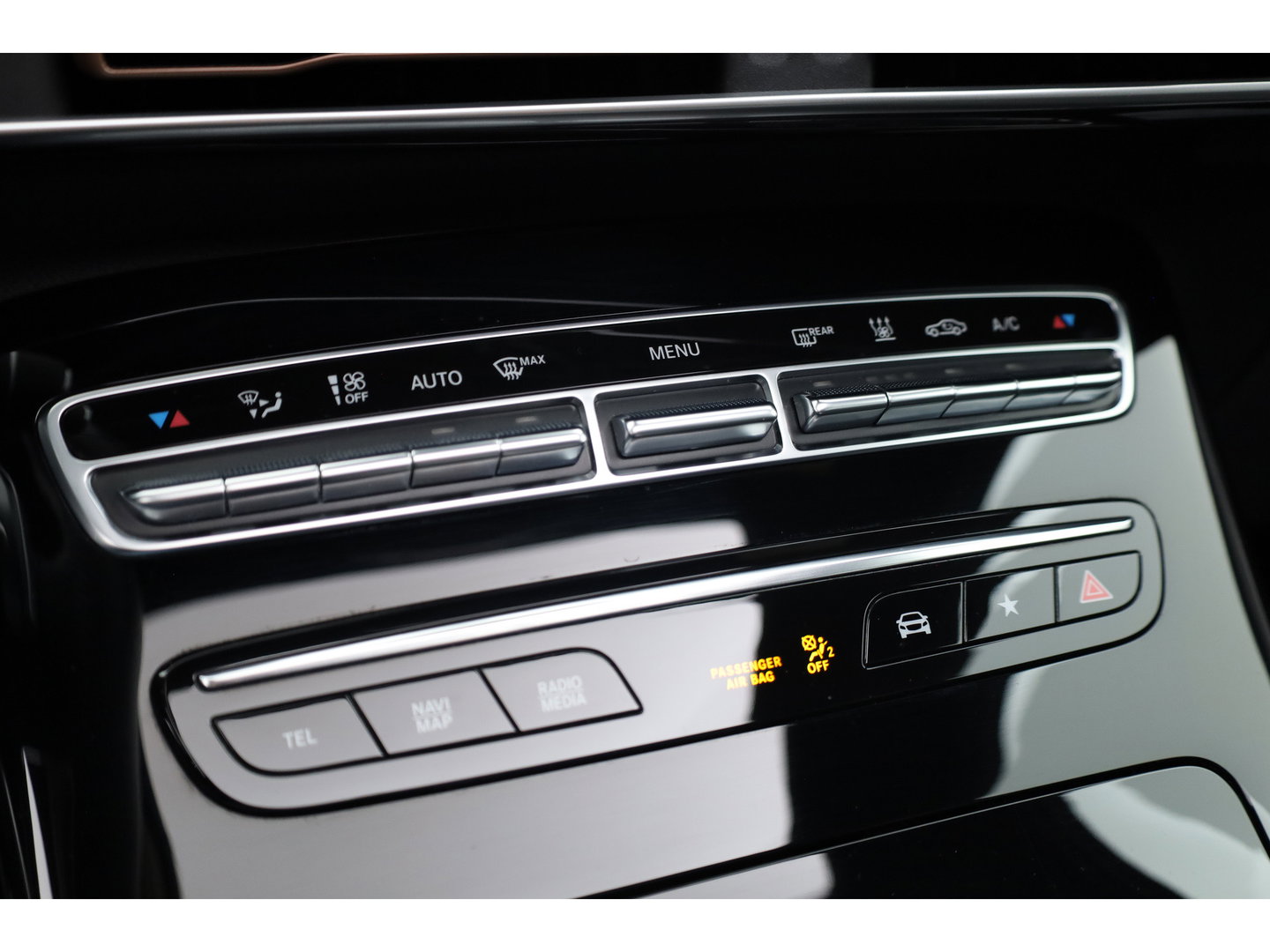 Mercedes-Benz EQC 400 4MATIC AMG Line Premium Plus 80 kWh | SOH 96% | S/K Dak (Pano ) | 360cam | Adapt. Cruise | Memory | Stoelverw. | Dodehoek | Matrix Led