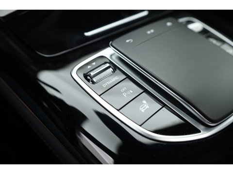 Mercedes-Benz EQC 400 4MATIC AMG Line Premium Plus 80 kWh | SOH 96% | S/K Dak (Pano ) | 360cam | Adapt. Cruise | Memory | Stoelverw. | Dodehoek | Matrix Led