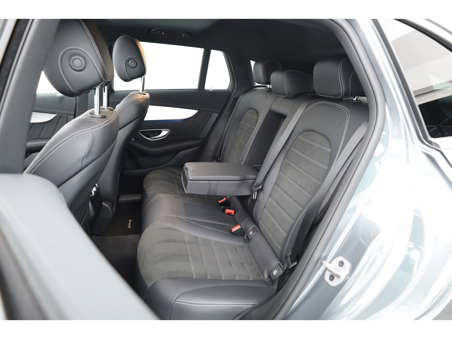Mercedes-Benz EQC 400 4MATIC AMG Line Premium Plus 80 kWh | SOH 96% | S/K Dak (Pano ) | 360cam | Adapt. Cruise | Memory | Stoelverw. | Dodehoek | Matrix Led