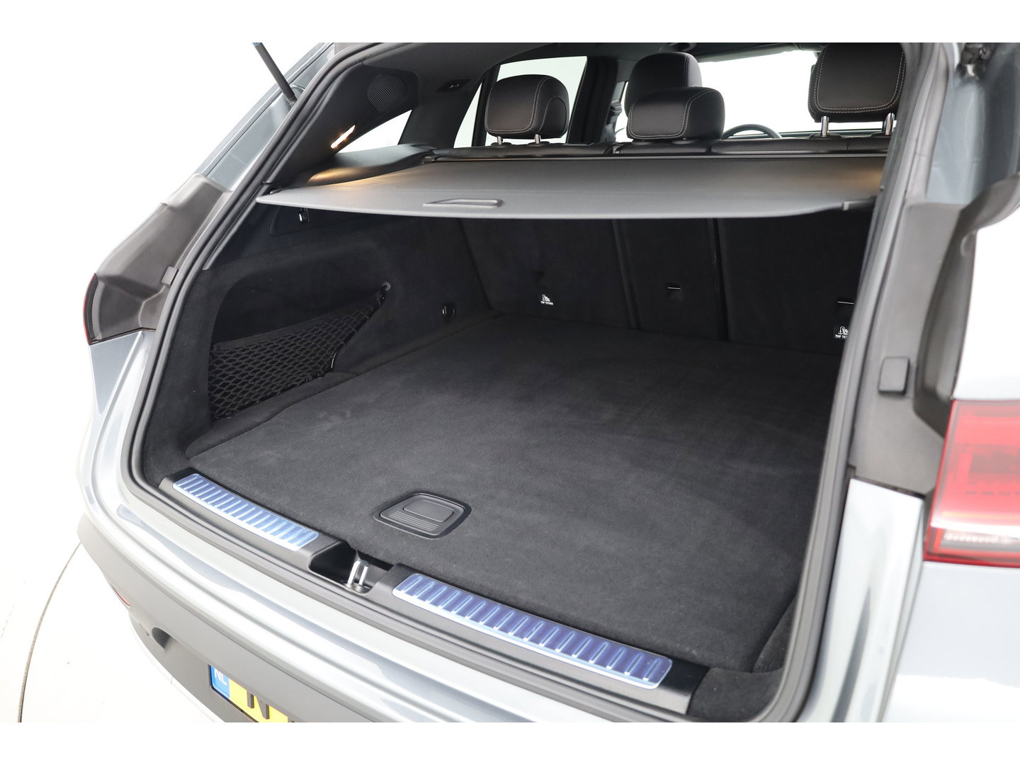 Mercedes-Benz EQC 400 4MATIC AMG Line Premium Plus 80 kWh | SOH 96% | S/K Dak (Pano ) | 360cam | Adapt. Cruise | Memory | Stoelverw. | Dodehoek | Matrix Led