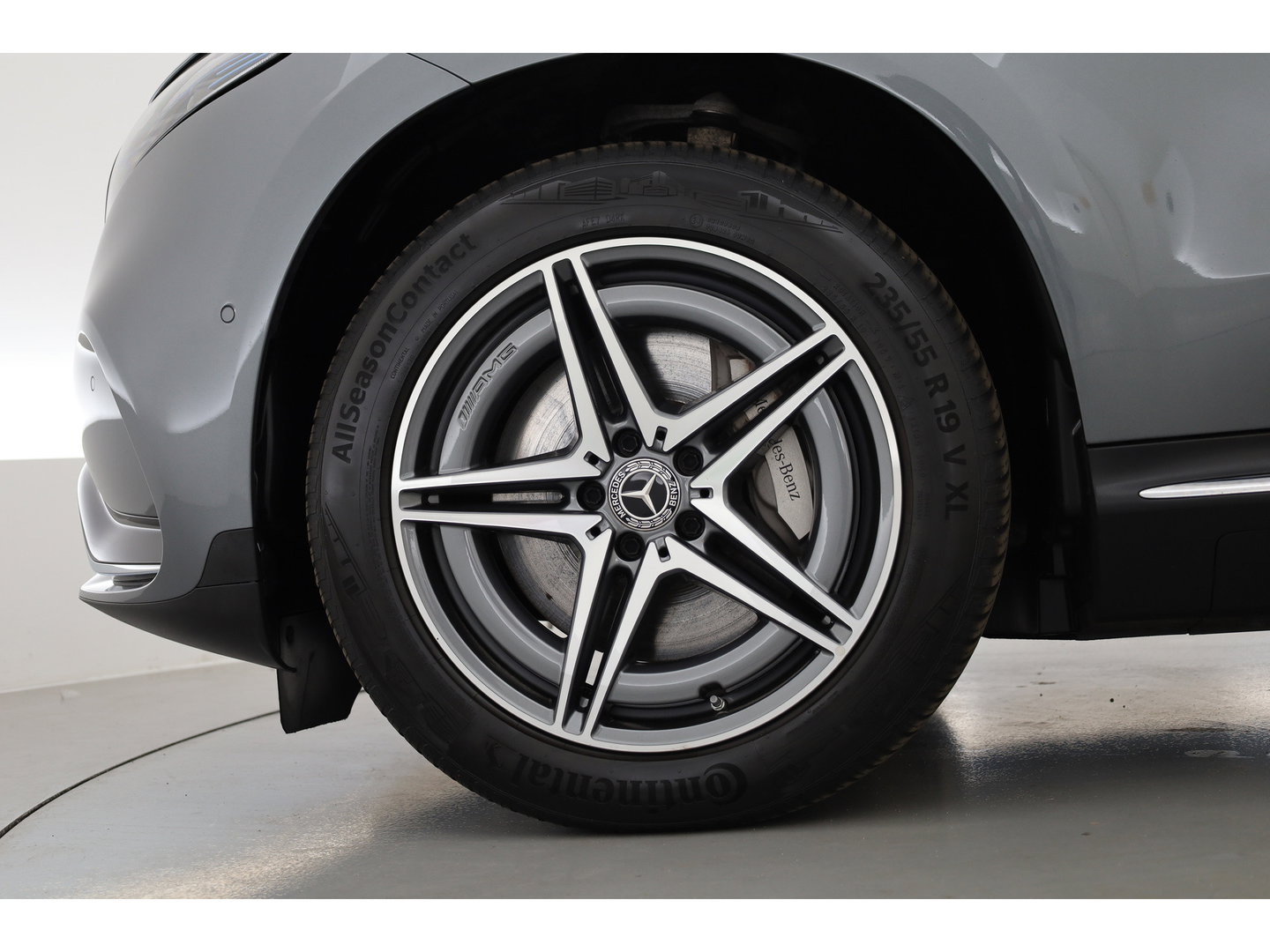 Mercedes-Benz EQC 400 4MATIC AMG Line Premium Plus 80 kWh | SOH 96% | S/K Dak (Pano ) | 360cam | Adapt. Cruise | Memory | Stoelverw. | Dodehoek | Matrix Led