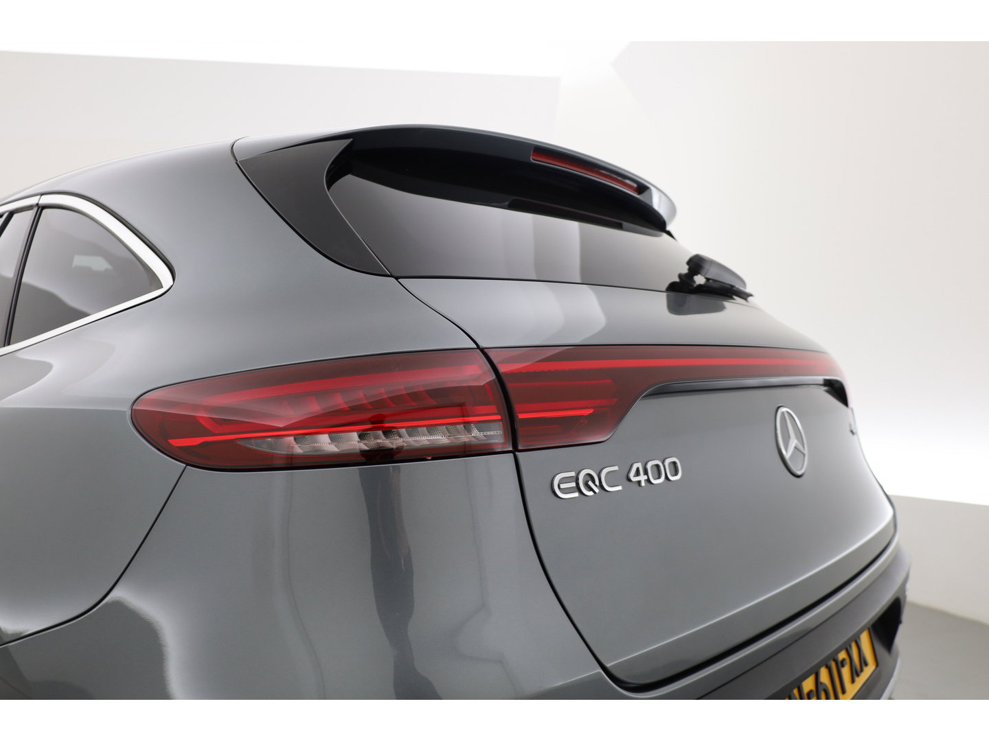 Mercedes-Benz EQC 400 4MATIC AMG Line Premium Plus 80 kWh | SOH 96% | S/K Dak (Pano ) | 360cam | Adapt. Cruise | Memory | Stoelverw. | Dodehoek | Matrix Led