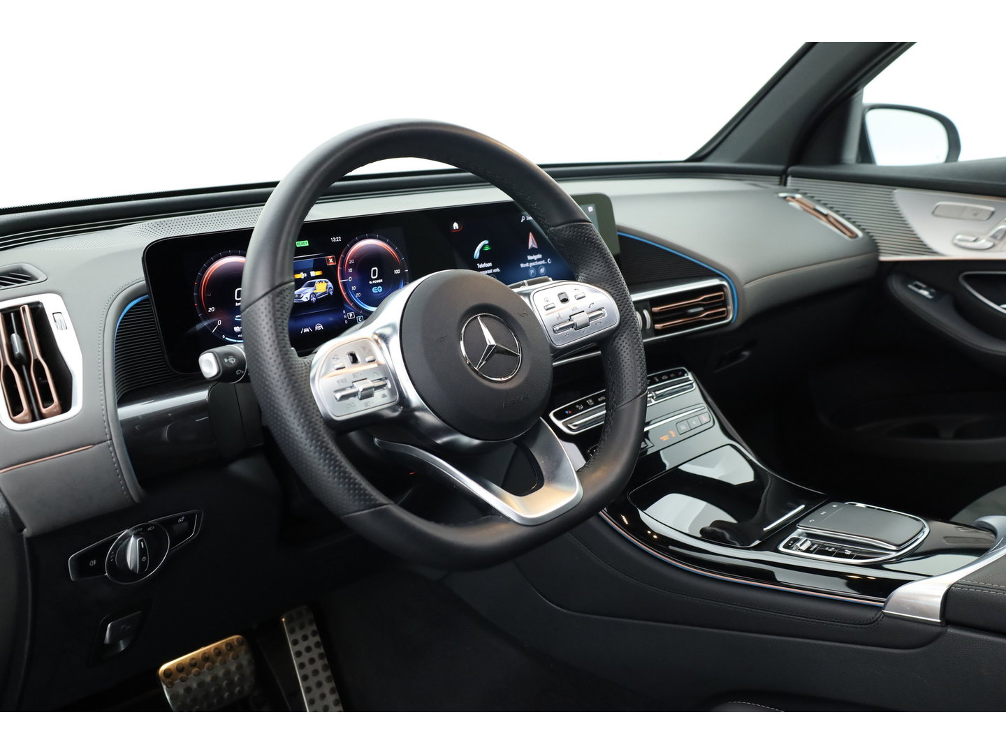 Mercedes-Benz EQC 400 4MATIC AMG Line Premium Plus 80 kWh | SOH 96% | S/K Dak (Pano ) | 360cam | Adapt. Cruise | Memory | Stoelverw. | Dodehoek | Matrix Led