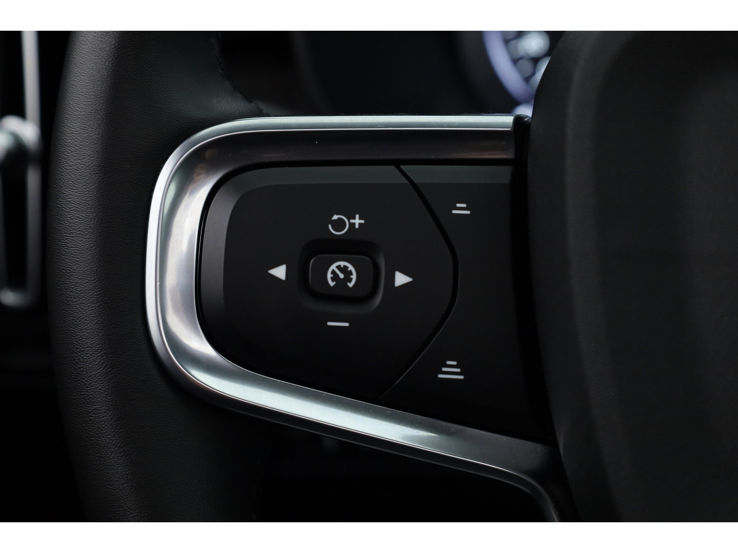 Volvo XC40 T4 Recharge Plus Bright | SOH 94%| Pano | Harman Kardon | 360cam | Elek. Stoelen | Adapt. Cruise | Memory | Navi |