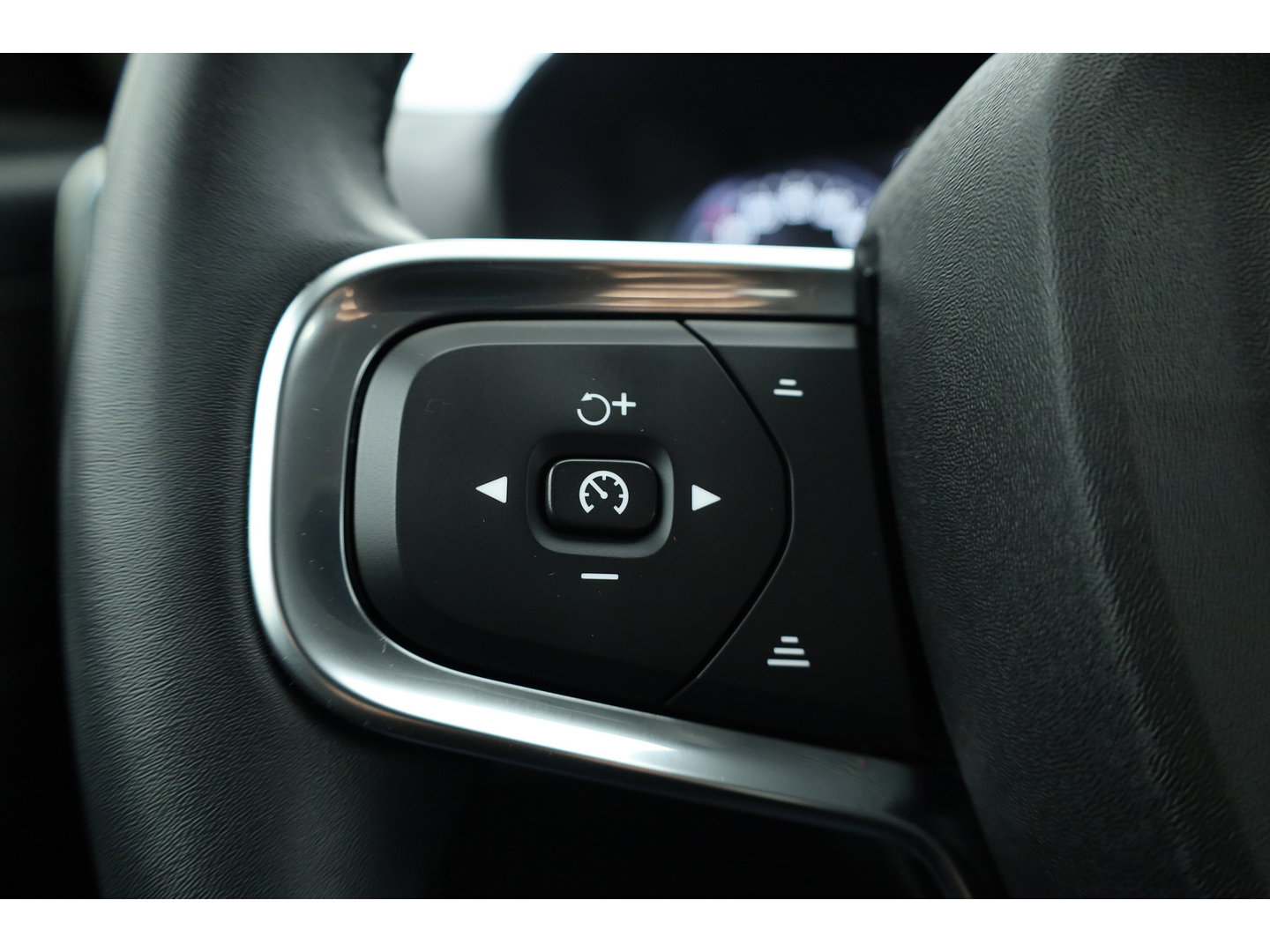 Volvo XC40 1.5 T4 Plug-in hybrid Plus Bright | SOH 97.4% | Cruise Contr. | Keyless | Camera | Apple CarPlay | Harman Kardon | Stoel-Stuurverw. | Memory R