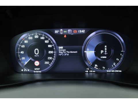 Volvo XC40 1.5 T4 Plug-in hybrid Plus Bright | SOH 97.4% | Cruise Contr. | Keyless | Camera | Apple CarPlay | Harman Kardon | Stoel-Stuurverw. | Memory R