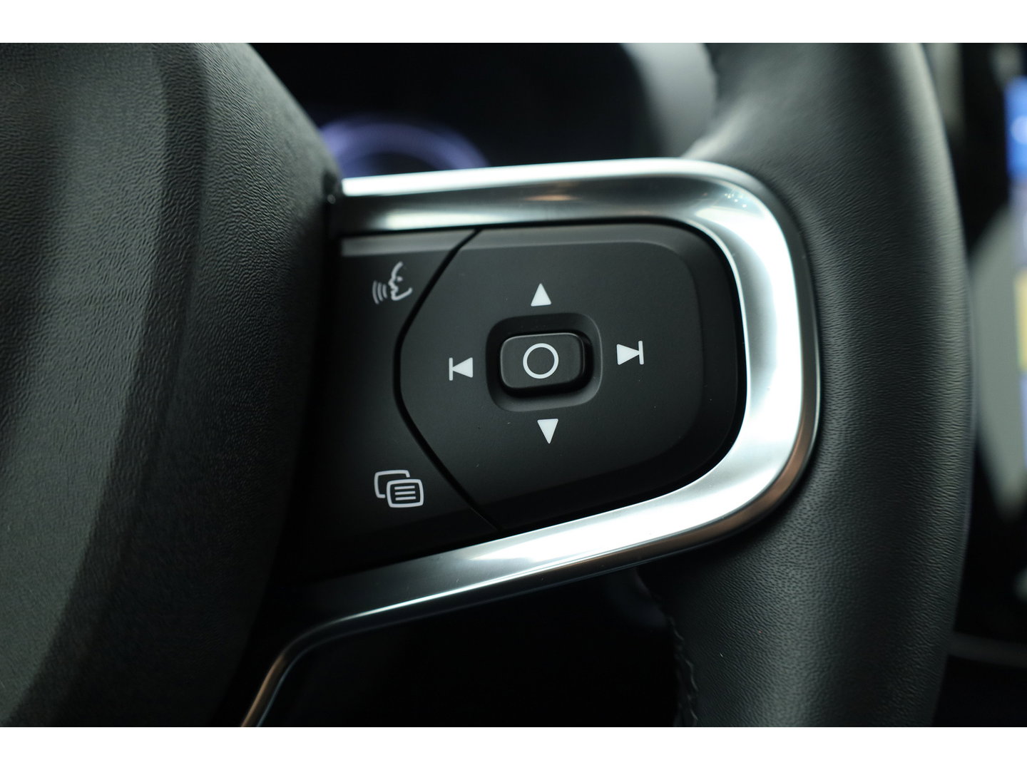 Volvo XC40 1.5 T4 Plug-in hybrid Plus Bright | SOH 97.4% | Cruise Contr. | Keyless | Camera | Apple CarPlay | Harman Kardon | Stoel-Stuurverw. | Memory R