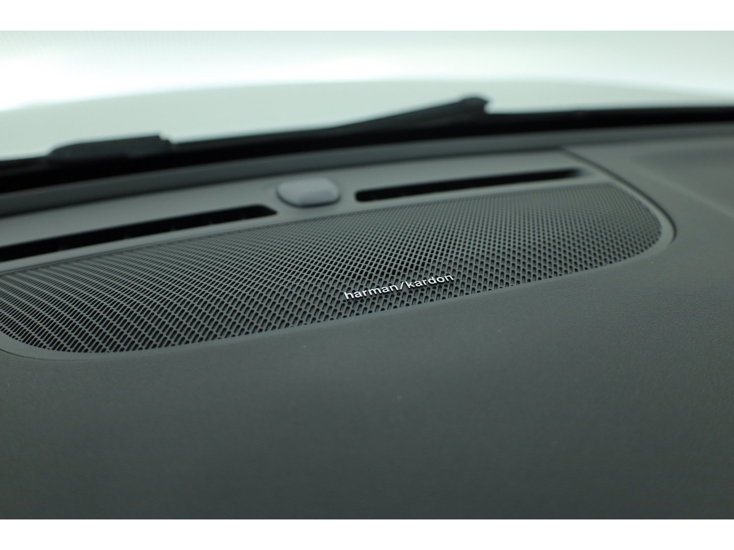 Volvo XC40 1.5 T4 Plug-in hybrid Plus Bright | SOH 97.4% | Cruise Contr. | Keyless | Camera | Apple CarPlay | Harman Kardon | Stoel-Stuurverw. | Memory R