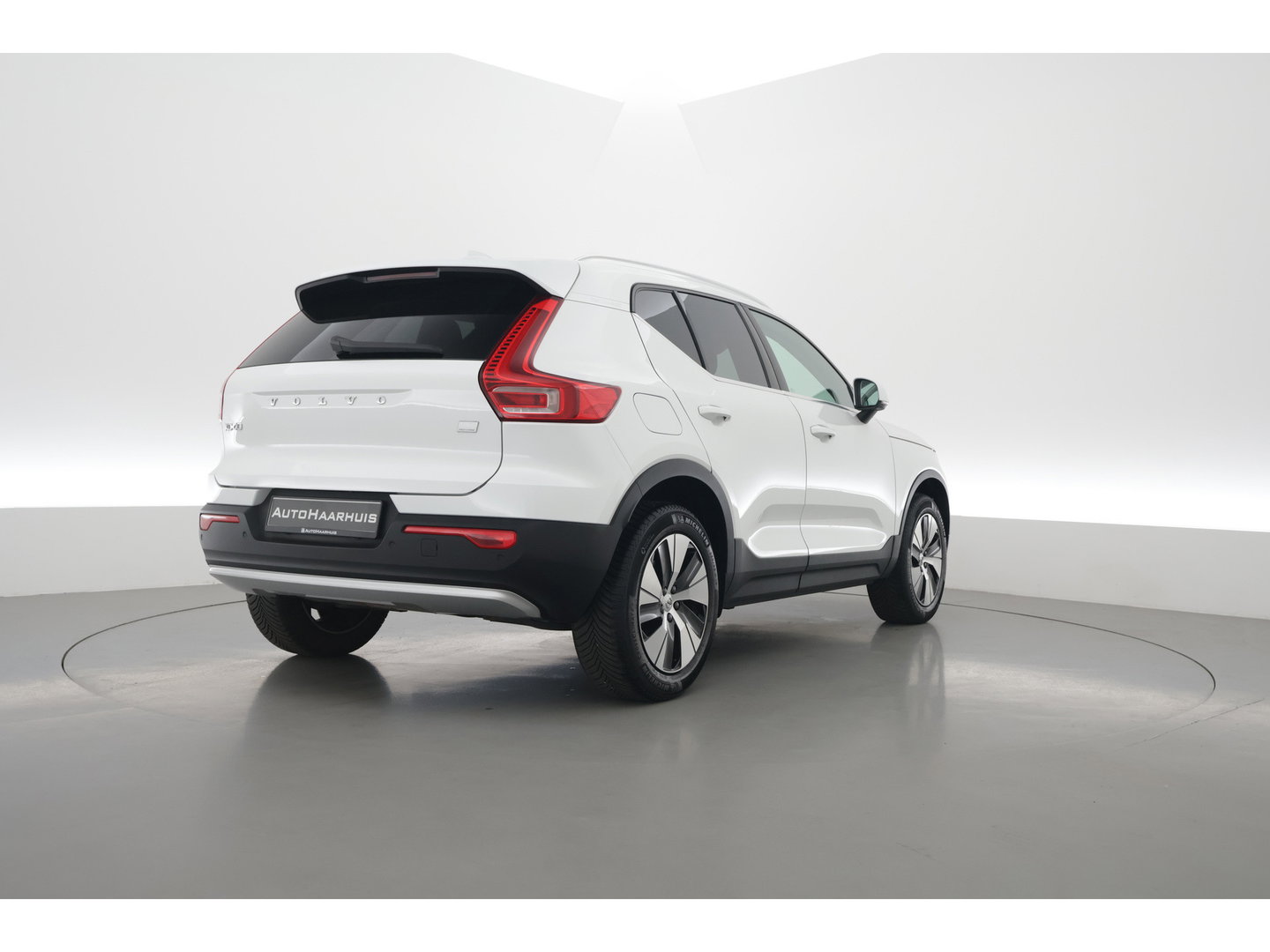 Volvo XC40 1.5 T4 Plug-in hybrid Plus Bright | SOH 97.4% | Cruise Contr. | Keyless | Camera | Apple CarPlay | Harman Kardon | Stoel-Stuurverw. | Memory R