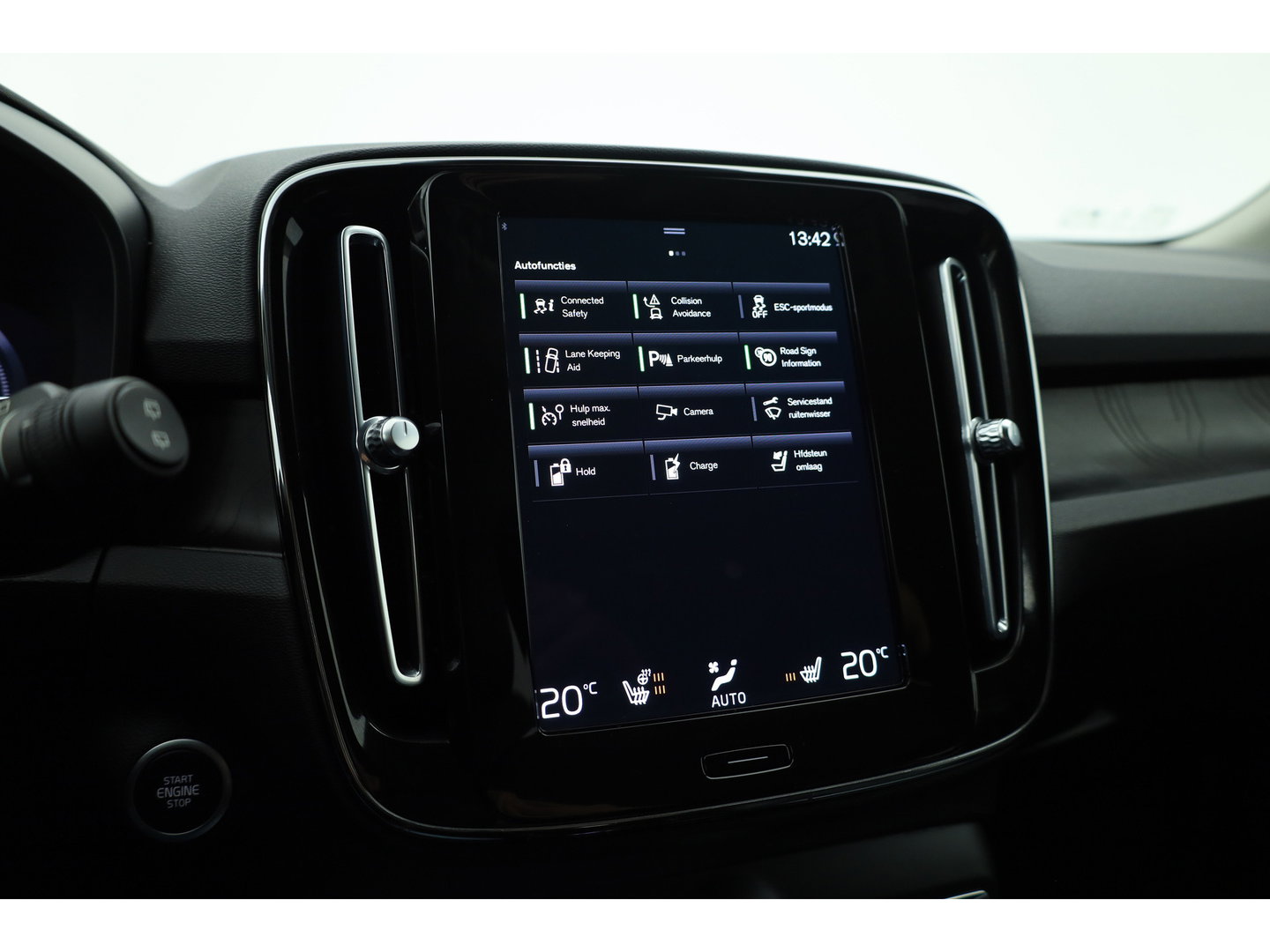 Volvo XC40 1.5 T4 Plug-in hybrid Plus Bright | SOH 97.4% | Cruise Contr. | Keyless | Camera | Apple CarPlay | Harman Kardon | Stoel-Stuurverw. | Memory R