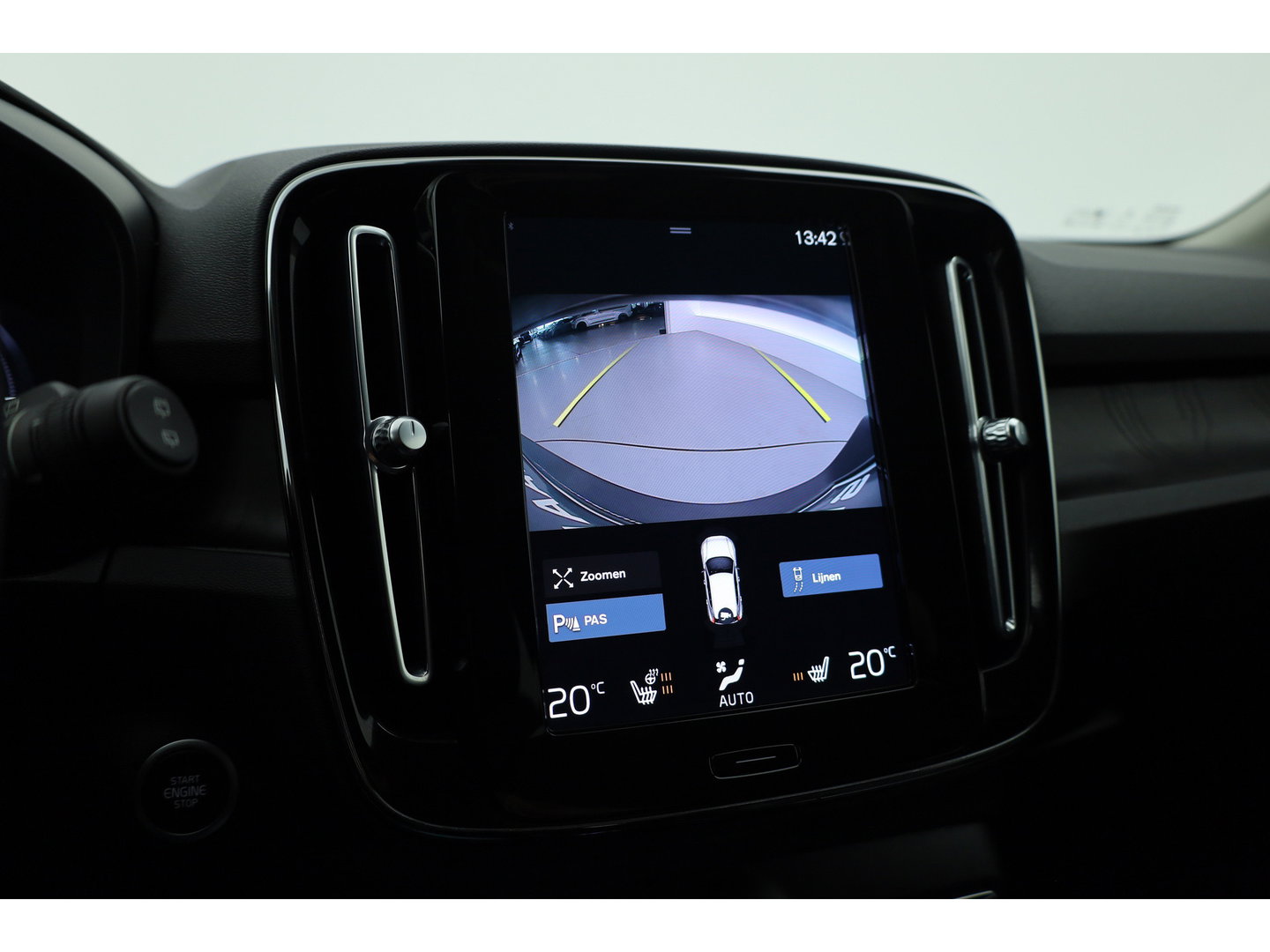 Volvo XC40 1.5 T4 Plug-in hybrid Plus Bright | SOH 97.4% | Cruise Contr. | Keyless | Camera | Apple CarPlay | Harman Kardon | Stoel-Stuurverw. | Memory R
