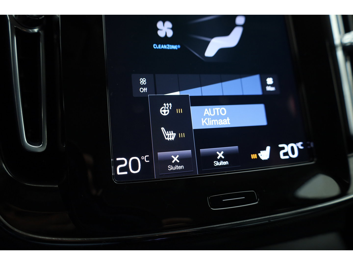 Volvo XC40 1.5 T4 Plug-in hybrid Plus Bright | SOH 97.4% | Cruise Contr. | Keyless | Camera | Apple CarPlay | Harman Kardon | Stoel-Stuurverw. | Memory R