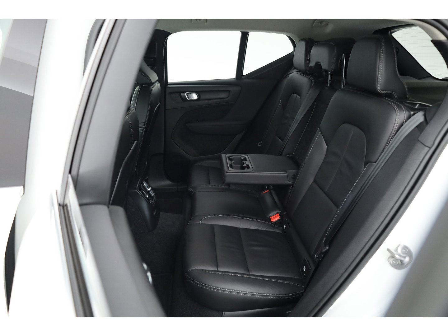Volvo XC40 1.5 T4 Plug-in hybrid Plus Bright | SOH 97.4% | Cruise Contr. | Keyless | Camera | Apple CarPlay | Harman Kardon | Stoel-Stuurverw. | Memory R