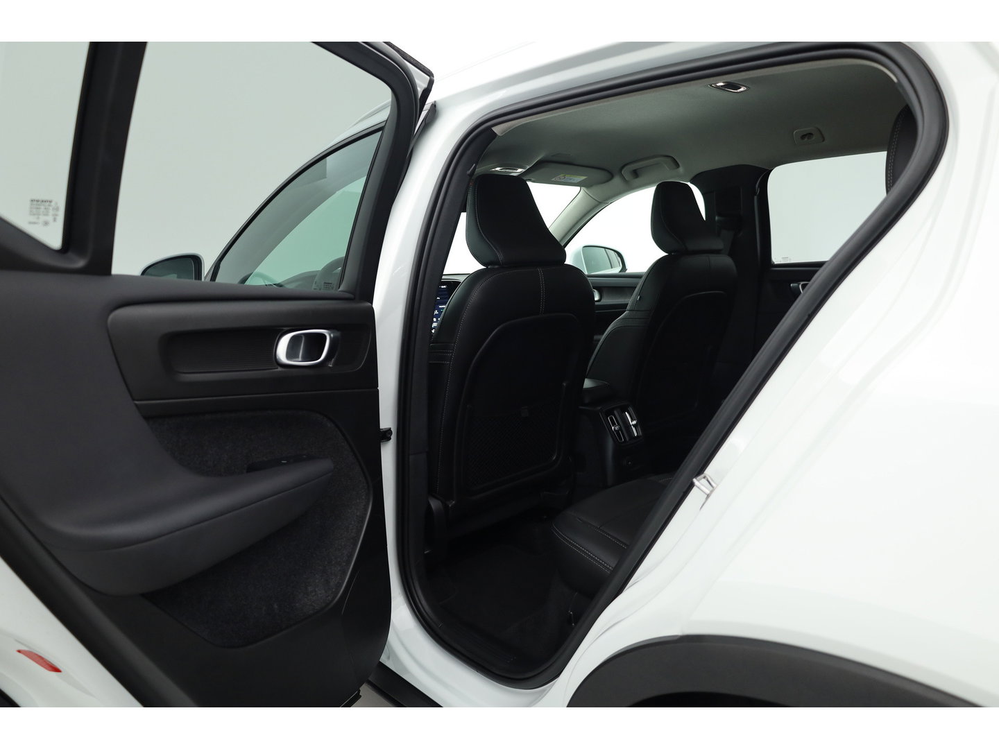 Volvo XC40 1.5 T4 Plug-in hybrid Plus Bright | SOH 97.4% | Cruise Contr. | Keyless | Camera | Apple CarPlay | Harman Kardon | Stoel-Stuurverw. | Memory R