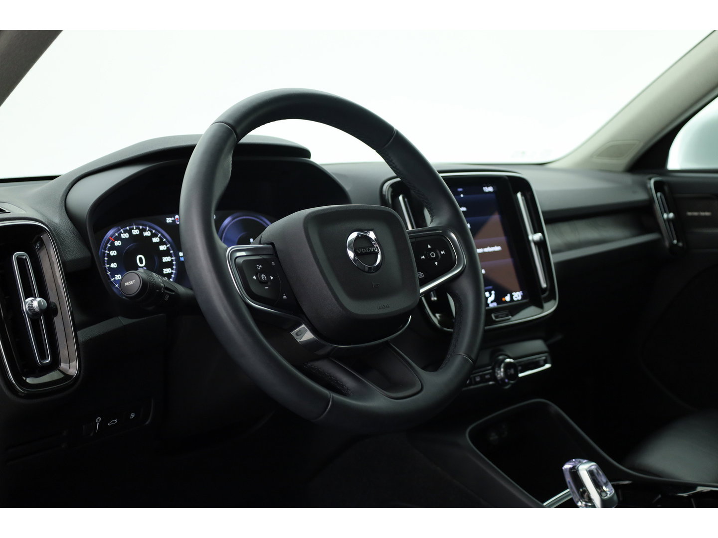 Volvo XC40 1.5 T4 Plug-in hybrid Plus Bright | SOH 97.4% | Cruise Contr. | Keyless | Camera | Apple CarPlay | Harman Kardon | Stoel-Stuurverw. | Memory R