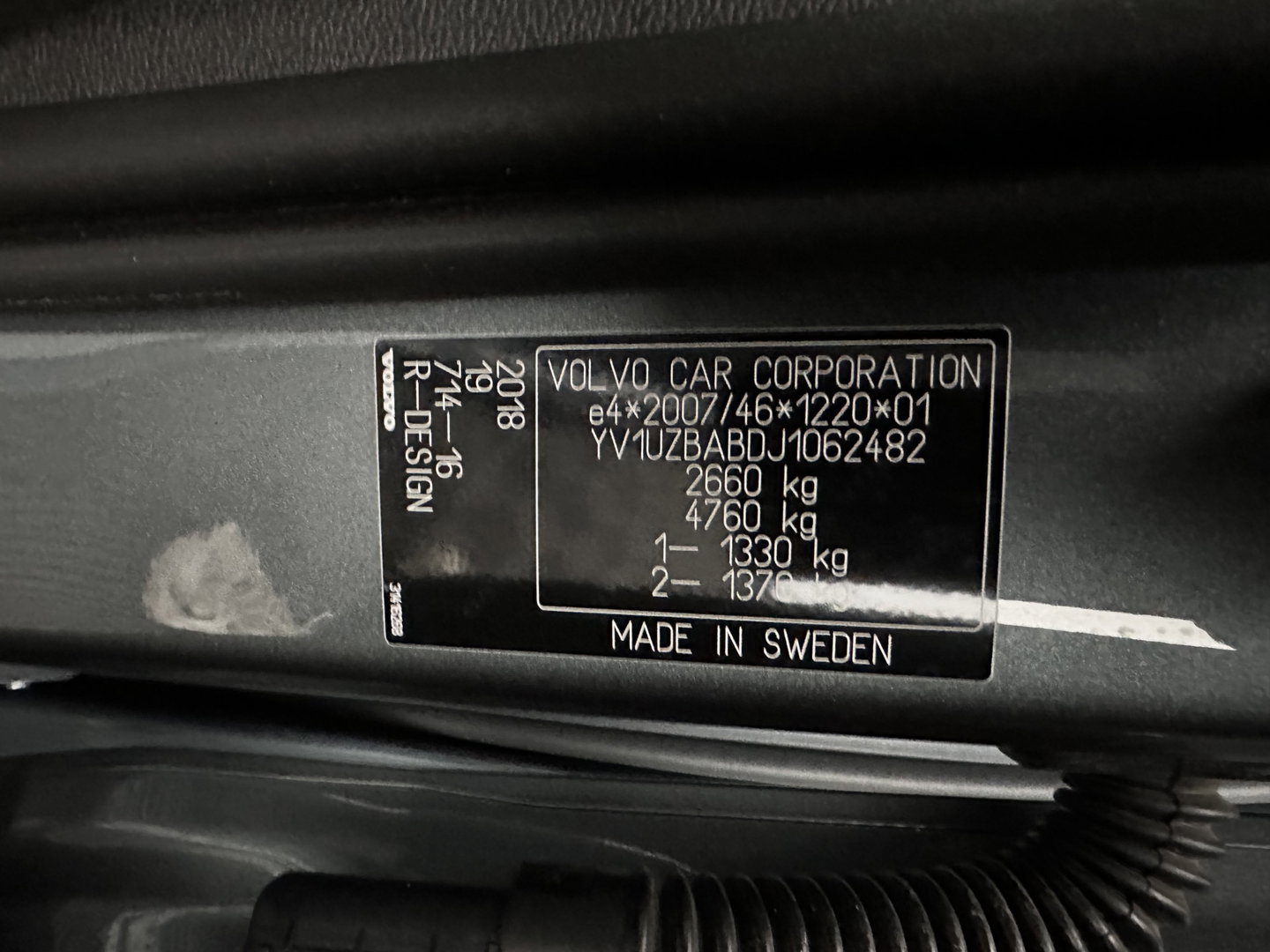 Volvo XC60 2.0 T8 R-Design Twin Engine AWD (Plug-In) (INCL-BTW) *PANO | LEATHER-MICROFIBRE | FULL-LED | KEYLESS | AIR-SUSPENSION | HEATED-SPORTSEATS | DIGI-COCKPIT | CAMERA | NAVI-FULLMAP | ECC | PDC | CRUISE | TOWBAR | 21''ALU*