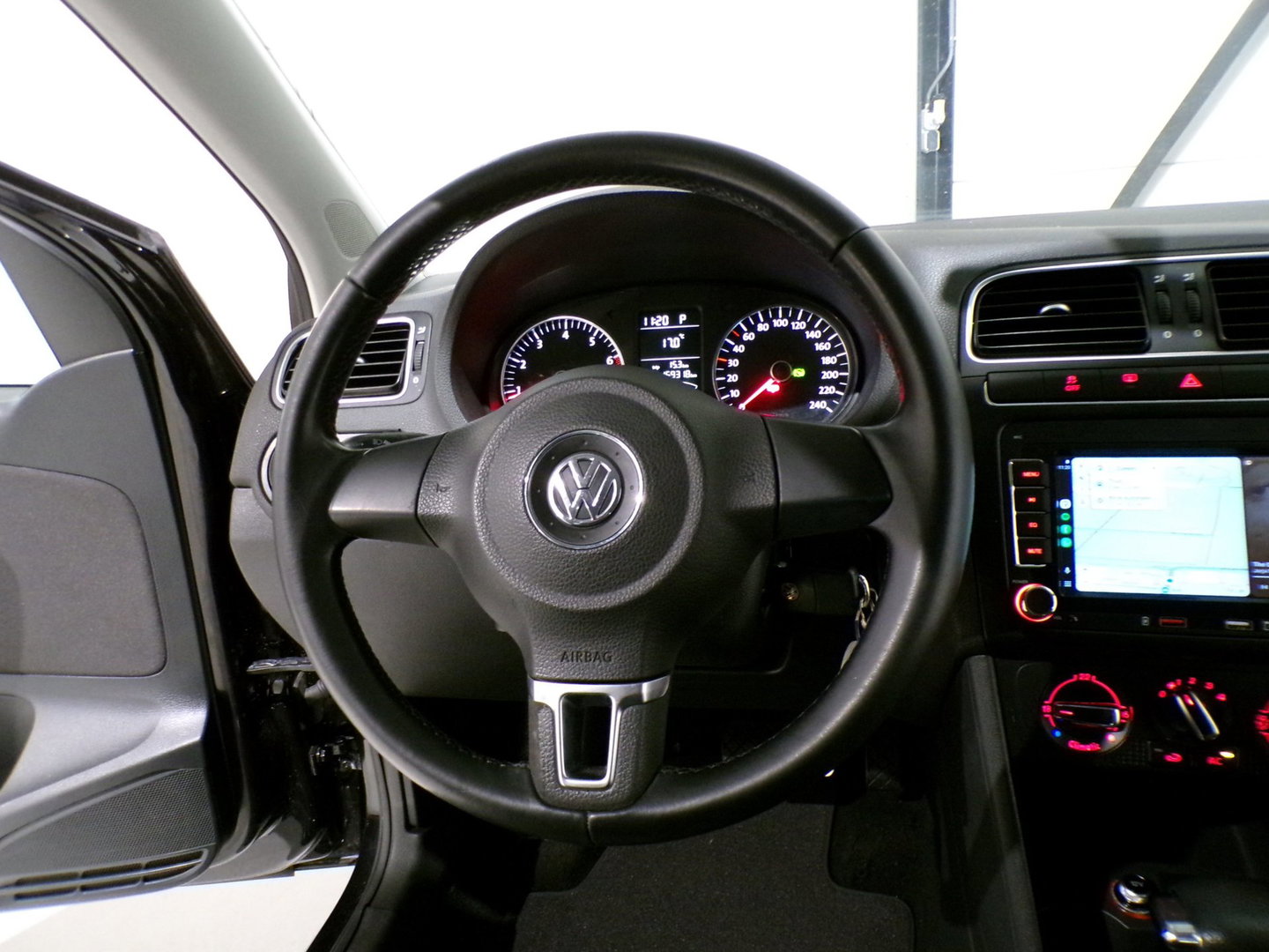 Volkswagen Polo 1.4-16V R-Line "Origineel NL!" Automaat! Apple-Carplay Camera Android-Auto Cruise-control 1e-eigenaar! Dealer-ond