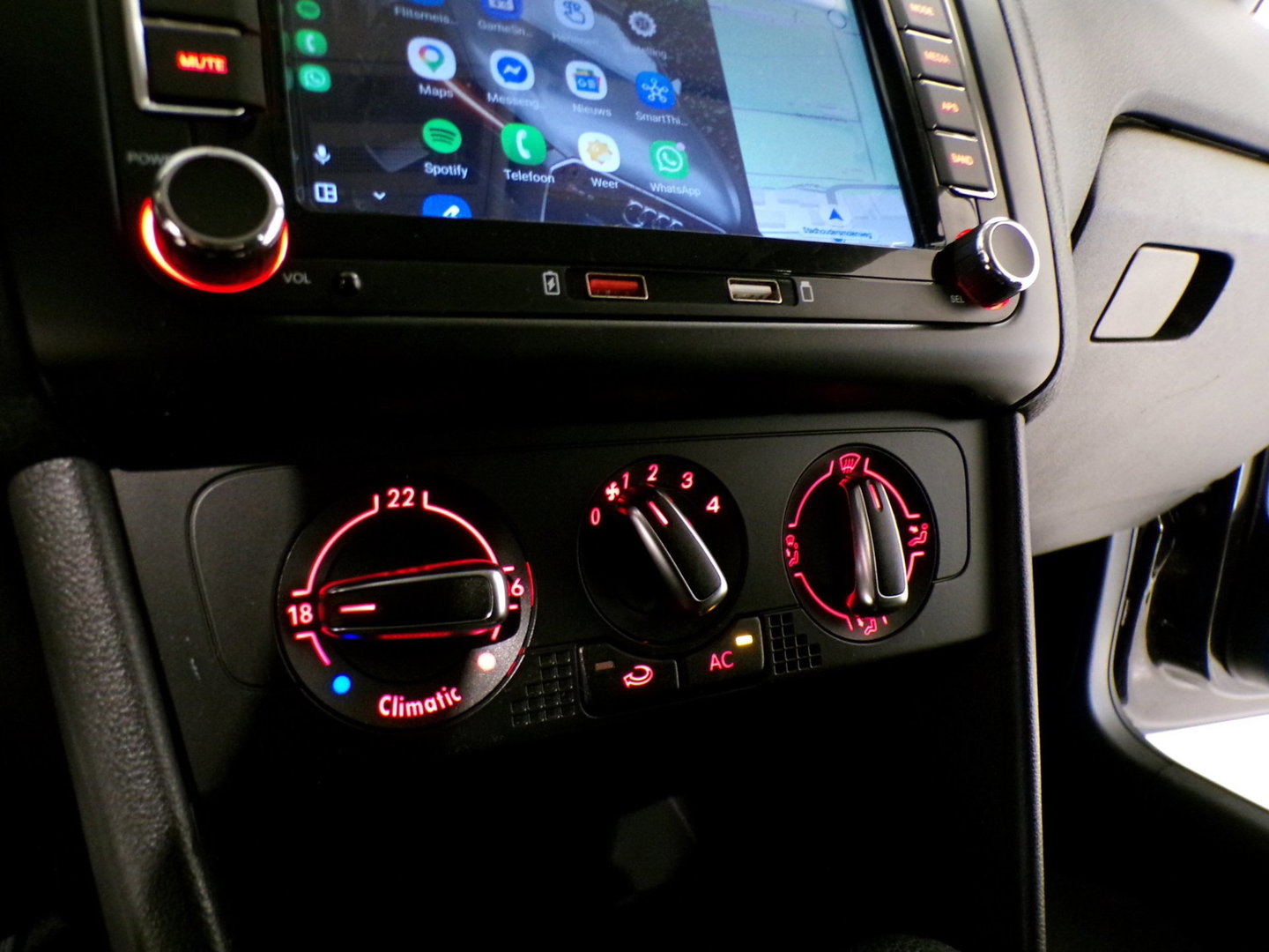 Volkswagen Polo 1.4-16V R-Line "Origineel NL!" Automaat! Apple-Carplay Camera Android-Auto Cruise-control 1e-eigenaar! Dealer-ond
