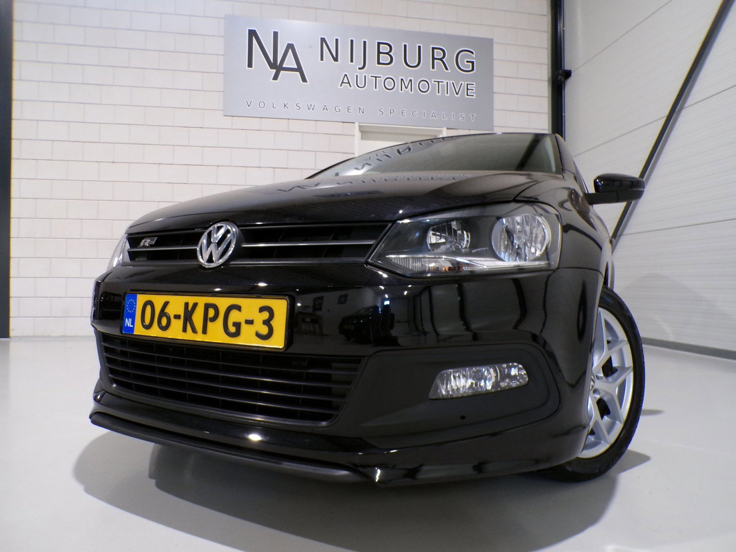 Volkswagen Polo 1.4-16V R-Line "Origineel NL!" Automaat! Apple-Carplay Camera Android-Auto Cruise-control 1e-eigenaar! Dealer-ond