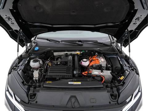 Volkswagen Arteon 1.4 TSI eHybrid R-Line Business+ (Plug-In) (INCL-BTW) *PANO | HEAD-UP | LEATHER-MICROFIBRE | FULL-LED | TOPVIEW | ADAPTIVE-CRUISE | BLINDSPOT | HEATED-SPORTSEATS | KEYLESS | NAVI-FULLMAP | PRIVACYGLASS | SHIFTPADDLES | DIGI-COCKPIT |