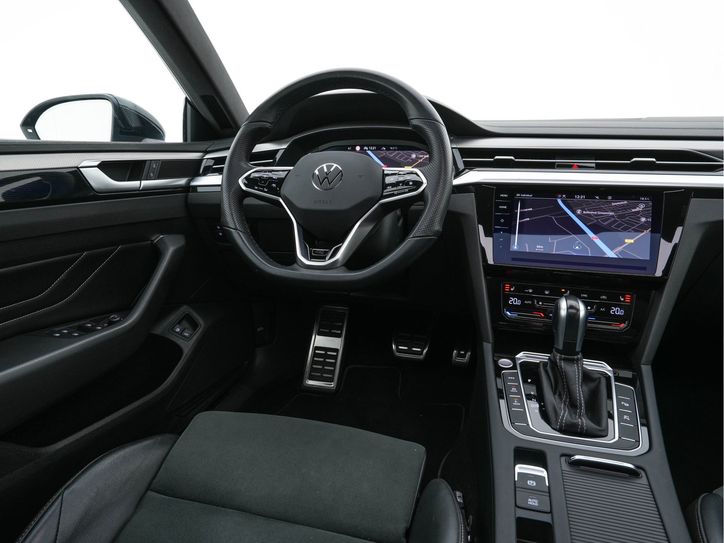 Volkswagen Arteon 1.4 TSI eHybrid R-Line Business+ (Plug-In) (INCL-BTW) *PANO | HEAD-UP | LEATHER-MICROFIBRE | FULL-LED | TOPVIEW | ADAPTIVE-CRUISE | BLINDSPOT | HEATED-SPORTSEATS | KEYLESS | NAVI-FULLMAP | PRIVACYGLASS | SHIFTPADDLES | DIGI-COCKPIT |