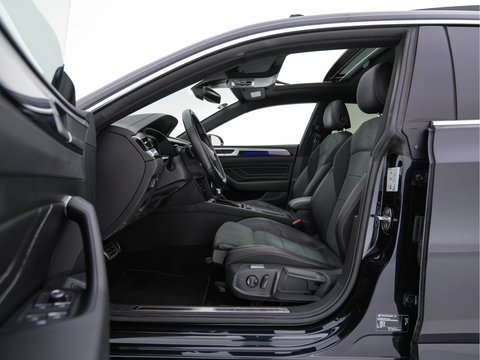 Volkswagen Arteon 1.4 TSI eHybrid R-Line Business+ (Plug-In) (INCL-BTW) *PANO | HEAD-UP | LEATHER-MICROFIBRE | FULL-LED | TOPVIEW | ADAPTIVE-CRUISE | BLINDSPOT | HEATED-SPORTSEATS | KEYLESS | NAVI-FULLMAP | PRIVACYGLASS | SHIFTPADDLES | DIGI-COCKPIT |