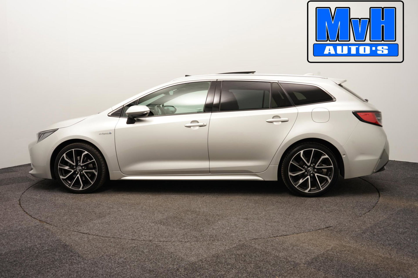 Toyota Corolla Touring Sports 2.0 Hybrid Executive|PANO|LUXE!