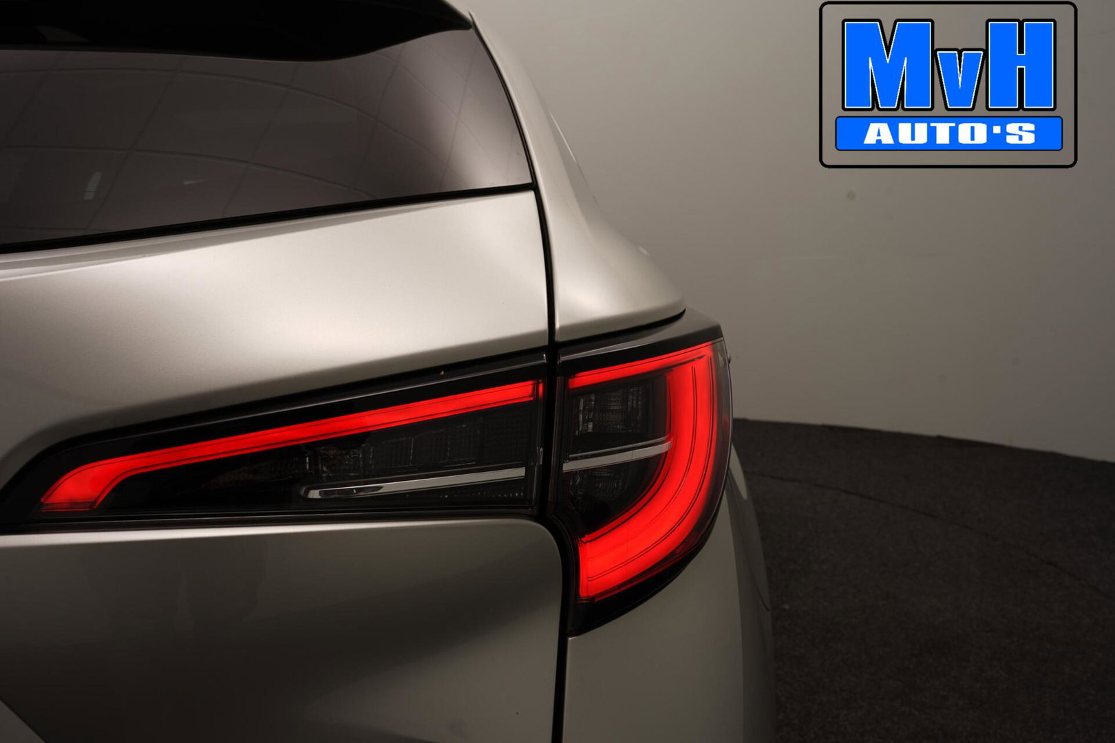 Toyota Corolla Touring Sports 2.0 Hybrid Executive|PANO|LUXE!