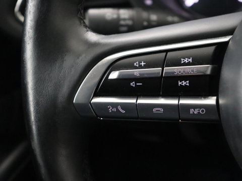 Mazda CX-30 2.0 e-SkyActiv-X M Hybrid Comfort | Stoelverwarming | Head-Up | Camera | Carplay | Adaptive cruise | Navigatie | Stuurverwarming | 18'' | Keyless | Full LED | Climate control