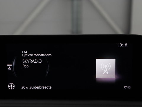Mazda CX-30 2.0 e-SkyActiv-X M Hybrid Comfort | Stoelverwarming | Head-Up | Camera | Carplay | Adaptive cruise | Navigatie | Stuurverwarming | 18'' | Keyless | Full LED | Climate control
