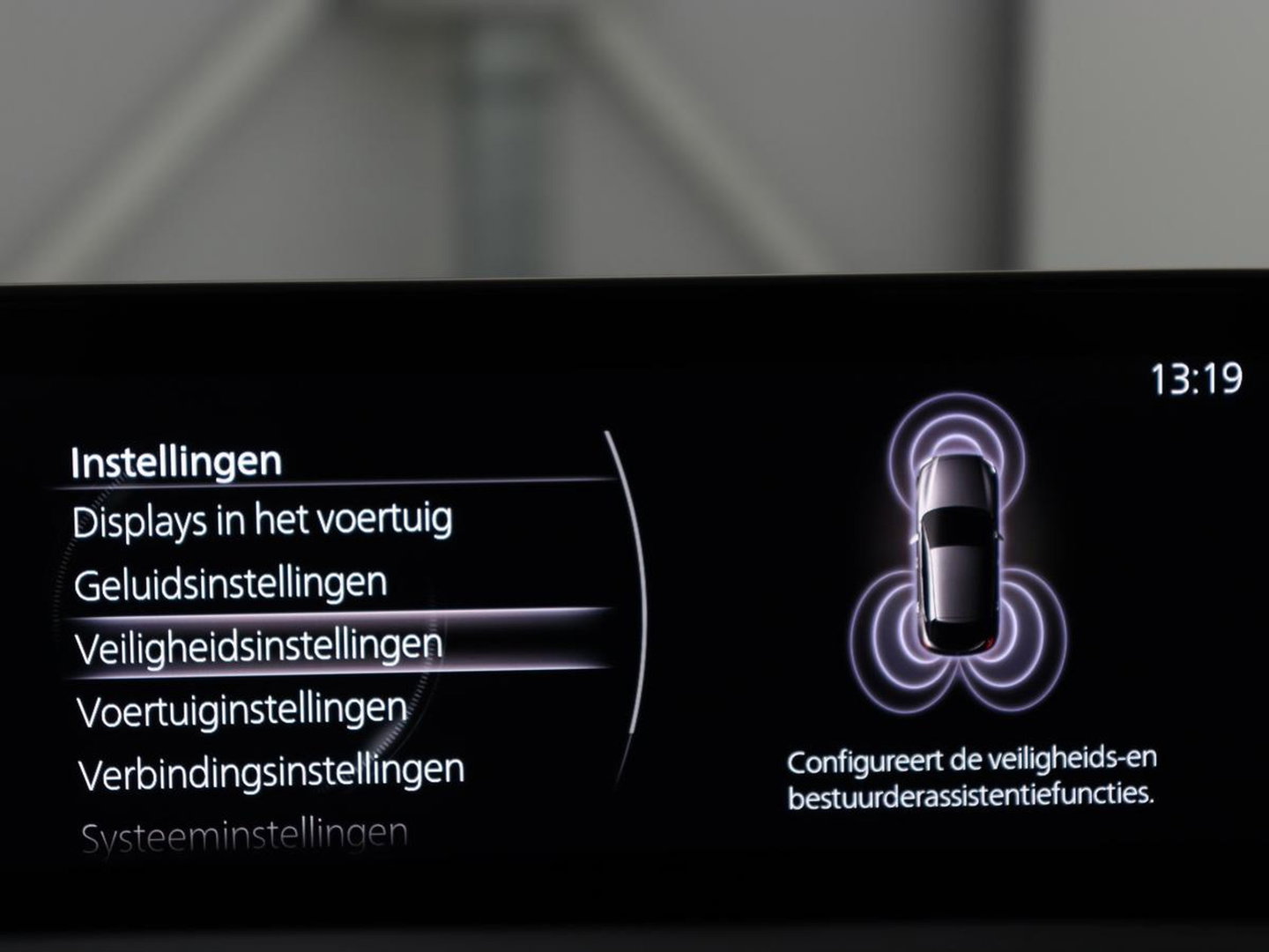 Mazda CX-30 2.0 e-SkyActiv-X M Hybrid Comfort | Stoelverwarming | Head-Up | Camera | Carplay | Adaptive cruise | Navigatie | Stuurverwarming | 18'' | Keyless | Full LED | Climate control