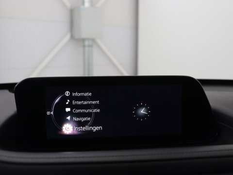 Mazda CX-30 2.0 e-SkyActiv-X M Hybrid Comfort | Stoelverwarming | Head-Up | Camera | Carplay | Adaptive cruise | Navigatie | Stuurverwarming | 18'' | Keyless | Full LED | Climate control
