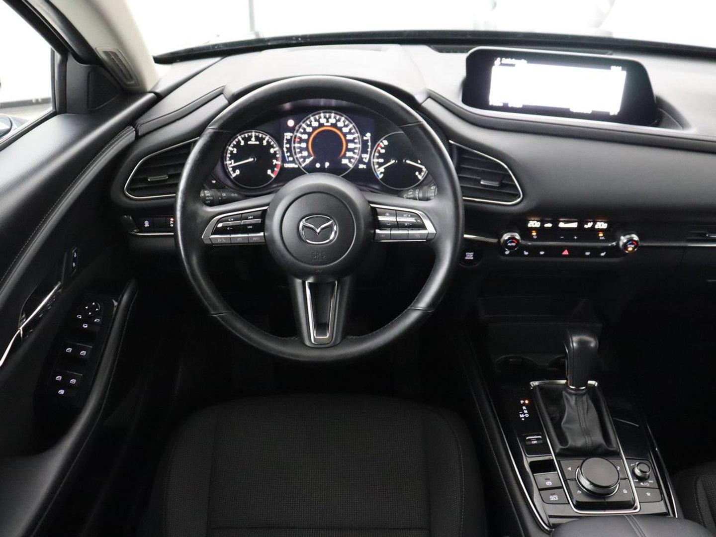 Mazda CX-30 2.0 e-SkyActiv-X M Hybrid Comfort | Stoelverwarming | Head-Up | Camera | Carplay | Adaptive cruise | Navigatie | Stuurverwarming | 18'' | Keyless | Full LED | Climate control