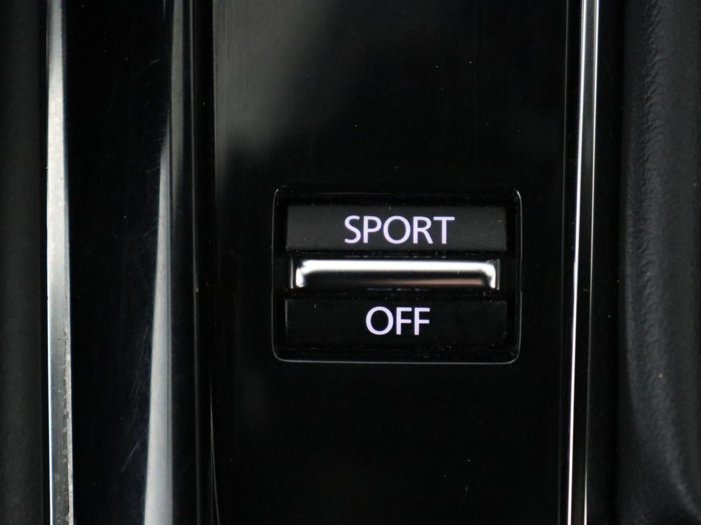 Mazda CX-30 2.0 e-SkyActiv-X M Hybrid Comfort | Stoelverwarming | Head-Up | Camera | Carplay | Adaptive cruise | Navigatie | Stuurverwarming | 18'' | Keyless | Full LED | Climate control