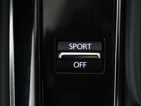 Mazda CX-30 2.0 e-SkyActiv-X M Hybrid Comfort | Stoelverwarming | Head-Up | Camera | Carplay | Adaptive cruise | Navigatie | Stuurverwarming | 18'' | Keyless | Full LED | Climate control