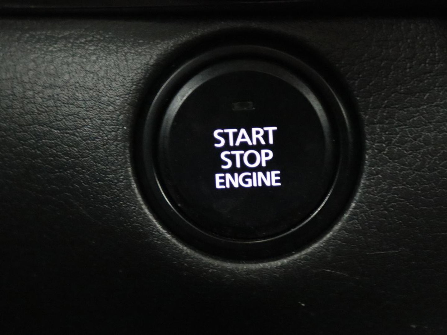 Mazda CX-30 2.0 e-SkyActiv-X M Hybrid Comfort | Stoelverwarming | Head-Up | Camera | Carplay | Adaptive cruise | Navigatie | Stuurverwarming | 18'' | Keyless | Full LED | Climate control