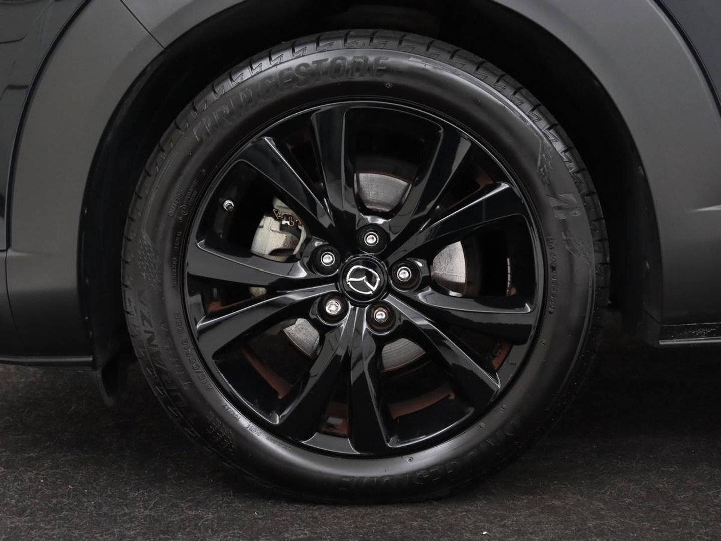 Mazda CX-30 2.0 e-SkyActiv-X M Hybrid Comfort | Stoelverwarming | Head-Up | Camera | Carplay | Adaptive cruise | Navigatie | Stuurverwarming | 18'' | Keyless | Full LED | Climate control