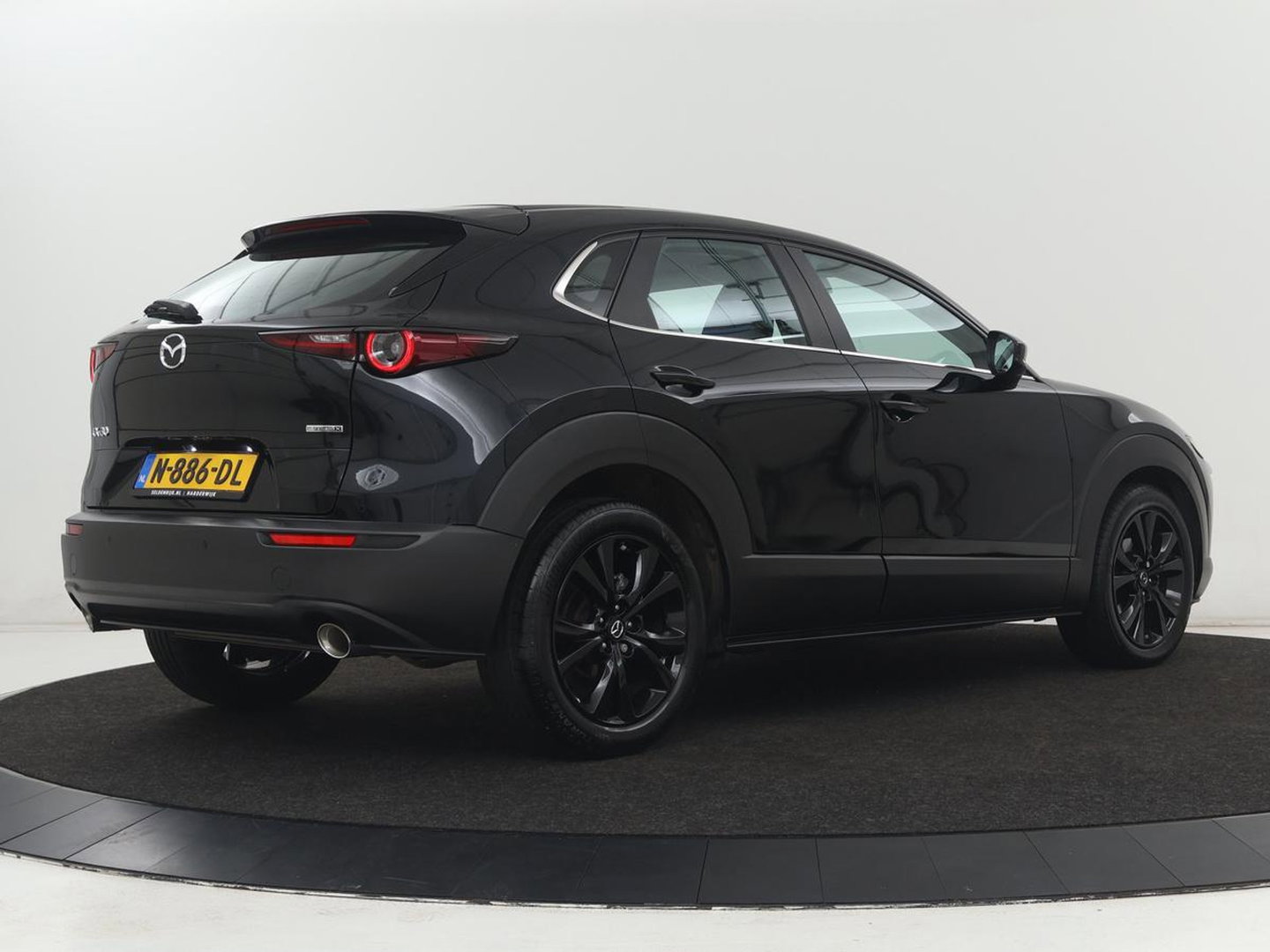 Mazda CX-30 2.0 e-SkyActiv-X M Hybrid Comfort | Stoelverwarming | Head-Up | Camera | Carplay | Adaptive cruise | Navigatie | Stuurverwarming | 18'' | Keyless | Full LED | Climate control