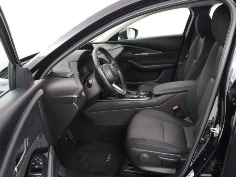 Mazda CX-30 2.0 e-SkyActiv-X M Hybrid Comfort | Stoelverwarming | Head-Up | Camera | Carplay | Adaptive cruise | Navigatie | Stuurverwarming | 18'' | Keyless | Full LED | Climate control