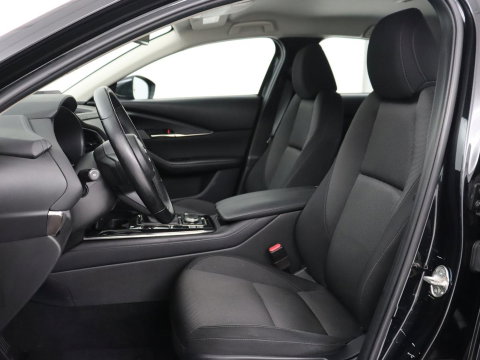 Mazda CX-30 2.0 e-SkyActiv-X M Hybrid Comfort | Stoelverwarming | Head-Up | Camera | Carplay | Adaptive cruise | Navigatie | Stuurverwarming | 18'' | Keyless | Full LED | Climate control