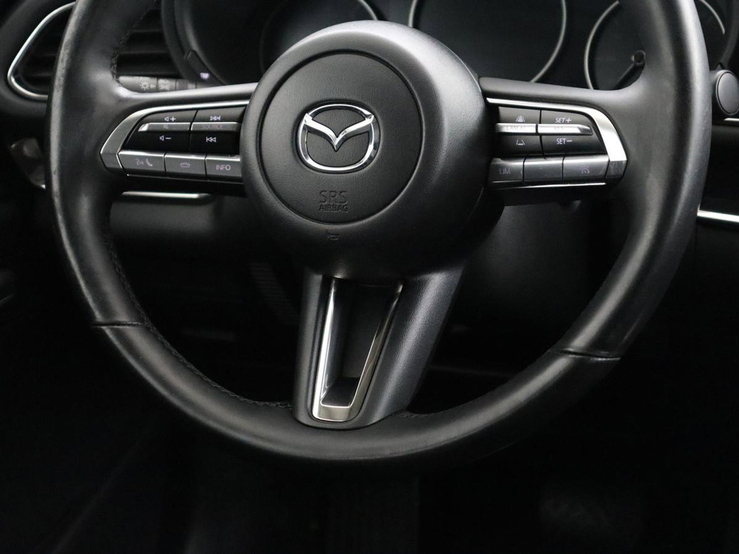 Mazda CX-30 2.0 e-SkyActiv-X M Hybrid Comfort | Stoelverwarming | Head-Up | Camera | Carplay | Adaptive cruise | Navigatie | Stuurverwarming | 18'' | Keyless | Full LED | Climate control