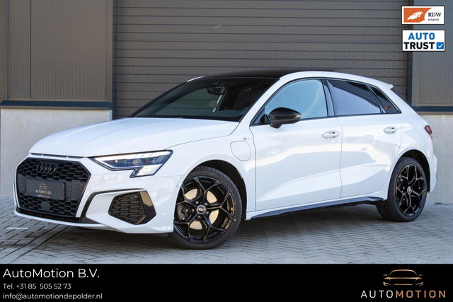 Audi A3 - Sportback 40 TFSIe Sline Pano Maxton Diffuser Matrix Camera Sfeerverlichting