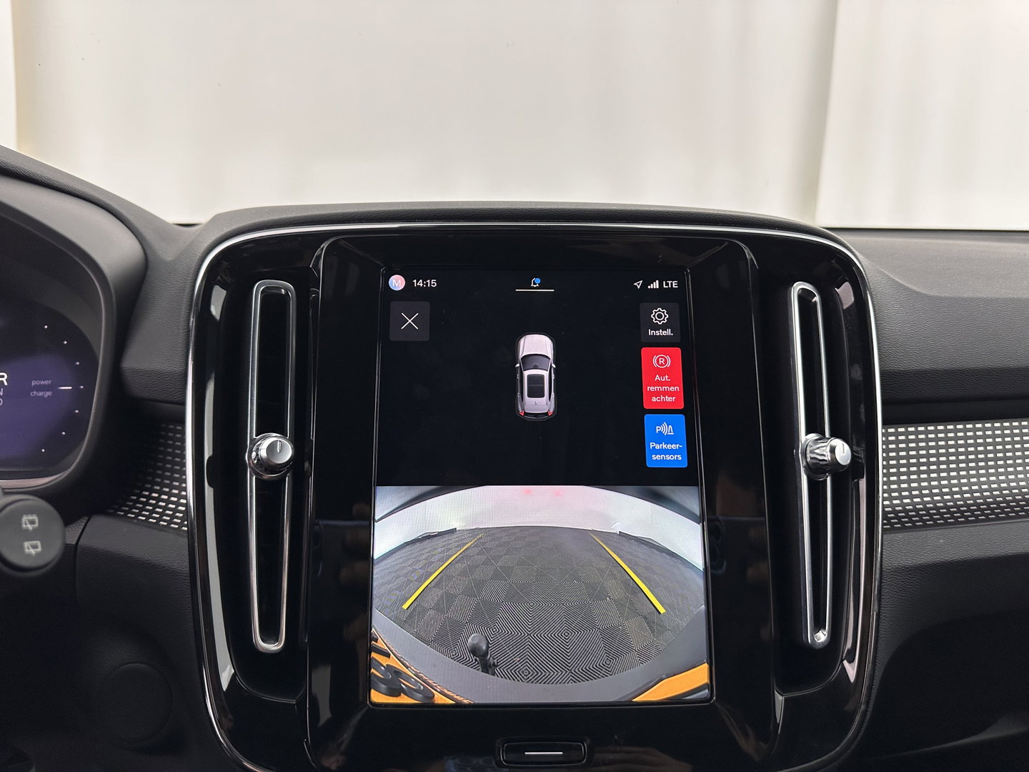 Volvo XC40 Recharge Plus [ 3-Fase ] {SOH-90%} (INCL.BTW) *ADAPTIVE-CRUISE | FULL-LED | BLINDSPOT | HEATED-SPORTSEATS | KEYLESS | DIGI-COCKPIT | CAMERA | PRIVACY-GLASS | ECC | PDC | 19''ALU | TOWBAR*