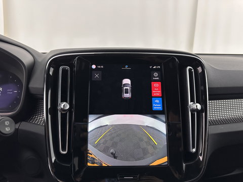 Volvo XC40 Recharge Plus [ 3-Fase ] {SOH-90%} (INCL.BTW) *ADAPTIVE-CRUISE | FULL-LED | BLINDSPOT | HEATED-SPORTSEATS | KEYLESS | DIGI-COCKPIT | CAMERA | PRIVACY-GLASS | ECC | PDC | 19''ALU | TOWBAR*