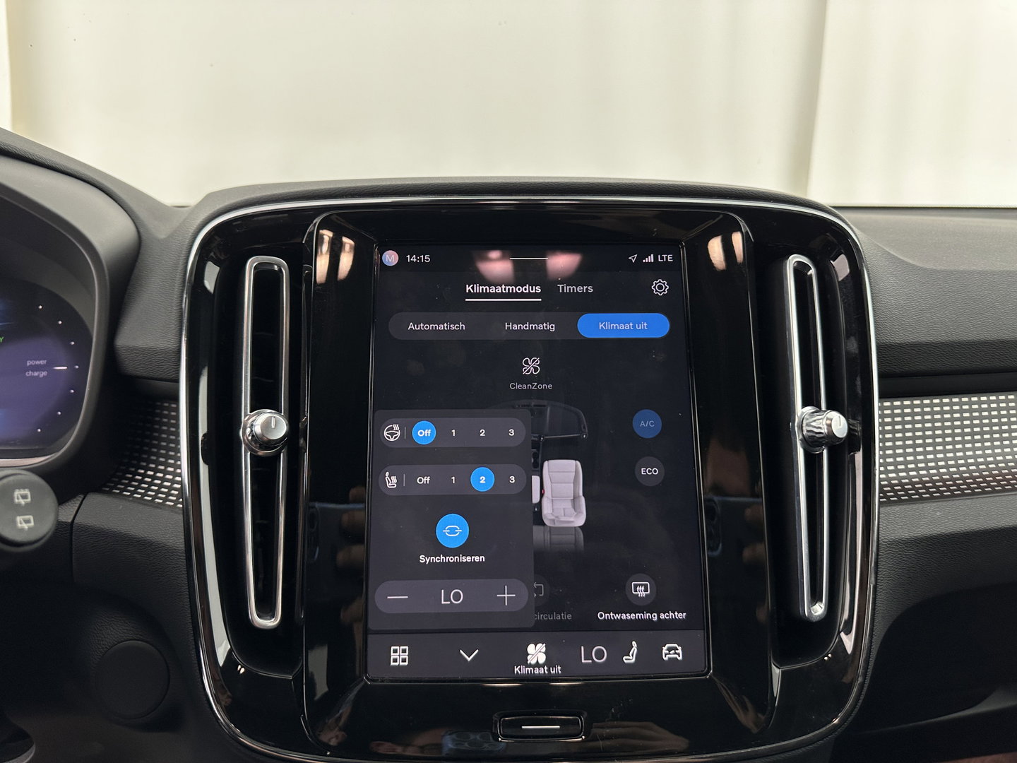 Volvo XC40 Recharge Plus [ 3-Fase ] {SOH-90%} (INCL.BTW) *ADAPTIVE-CRUISE | FULL-LED | BLINDSPOT | HEATED-SPORTSEATS | KEYLESS | DIGI-COCKPIT | CAMERA | PRIVACY-GLASS | ECC | PDC | 19''ALU | TOWBAR*