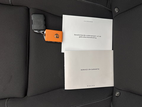 Volvo XC40 Recharge Plus [ 3-Fase ] {SOH-90%} (INCL.BTW) *ADAPTIVE-CRUISE | FULL-LED | BLINDSPOT | HEATED-SPORTSEATS | KEYLESS | DIGI-COCKPIT | CAMERA | PRIVACY-GLASS | ECC | PDC | 19''ALU | TOWBAR*