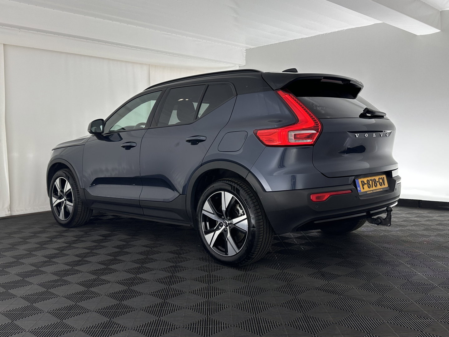 Volvo XC40 Recharge Plus [ 3-Fase ] {SOH-90%} (INCL.BTW) *ADAPTIVE-CRUISE | FULL-LED | BLINDSPOT | HEATED-SPORTSEATS | KEYLESS | DIGI-COCKPIT | CAMERA | PRIVACY-GLASS | ECC | PDC | 19''ALU | TOWBAR*