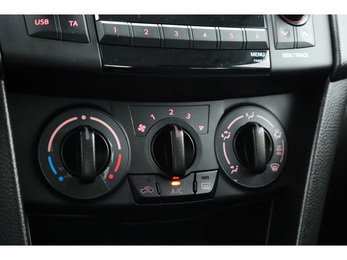 Suzuki Swift 1.2 94PK Bandit EASSS | Rijklaar! | Trekhaak | Cruise | 4-cilinder | Airco | 5-deurs | All-Seasons V