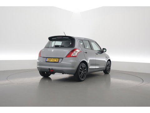 Suzuki Swift 1.2 94PK Bandit EASSS | Rijklaar! | Trekhaak | Cruise | 4-cilinder | Airco | 5-deurs | All-Seasons V